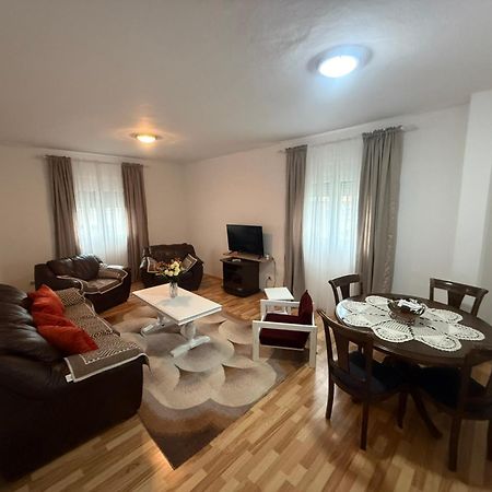 Apartman Na Rijeci Cijevni Подгориця Екстер'єр фото