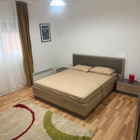 Apartman Na Rijeci Cijevni Подгориця Екстер'єр фото