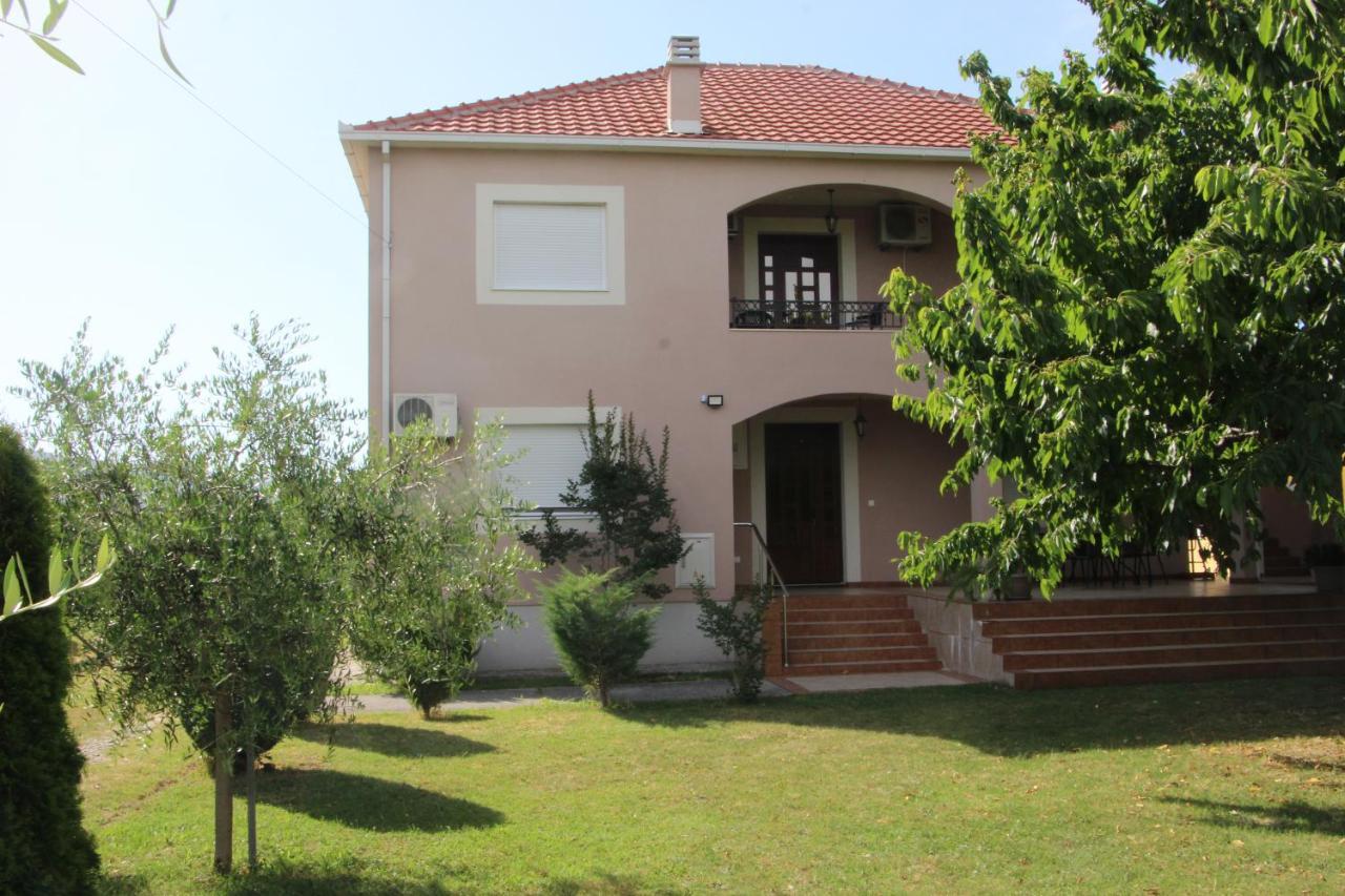 Apartman Na Rijeci Cijevni Подгориця Екстер'єр фото